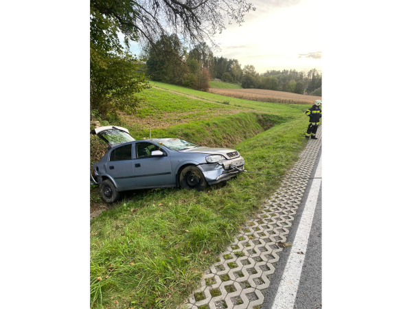 Fahrzeugbergung8Okt25Bild10_quer.jpg