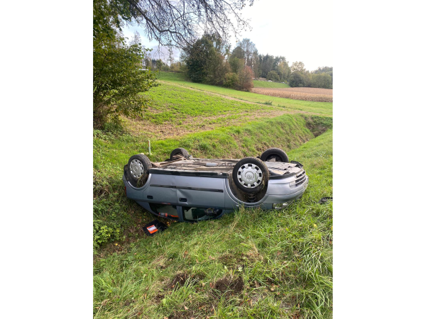 Fahrzeugbergung8Okt25Bild1_quer.jpg
