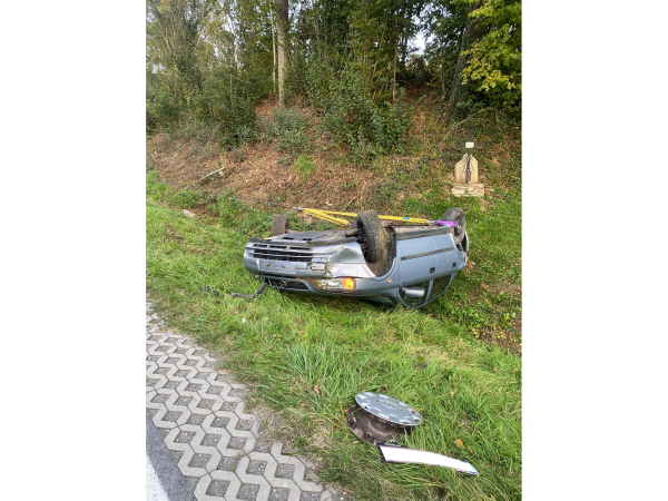 Fahrzeugbergung8Okt25Bild4_quer_bearb.jpg