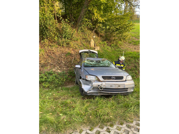 Fahrzeugbergung8Okt25Bild8_quer.jpg